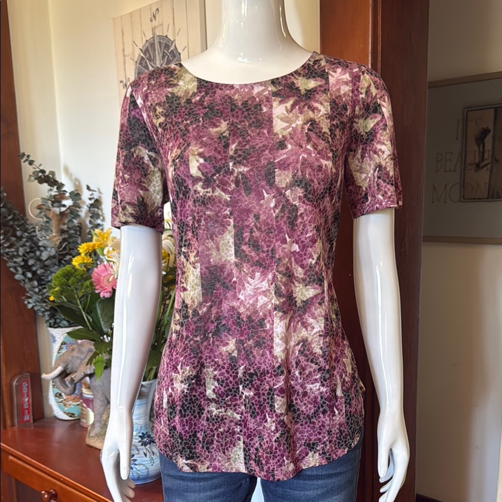 NWT northern reflections size small Floral Print Women's Top